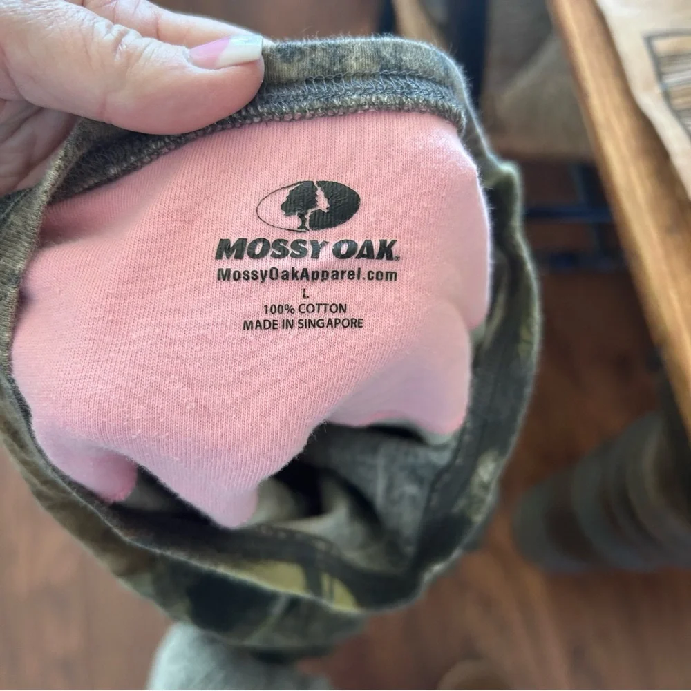 Mossy Oak Breakup Ladies Long Sleeve Camo Tee - Picture 2 of 3